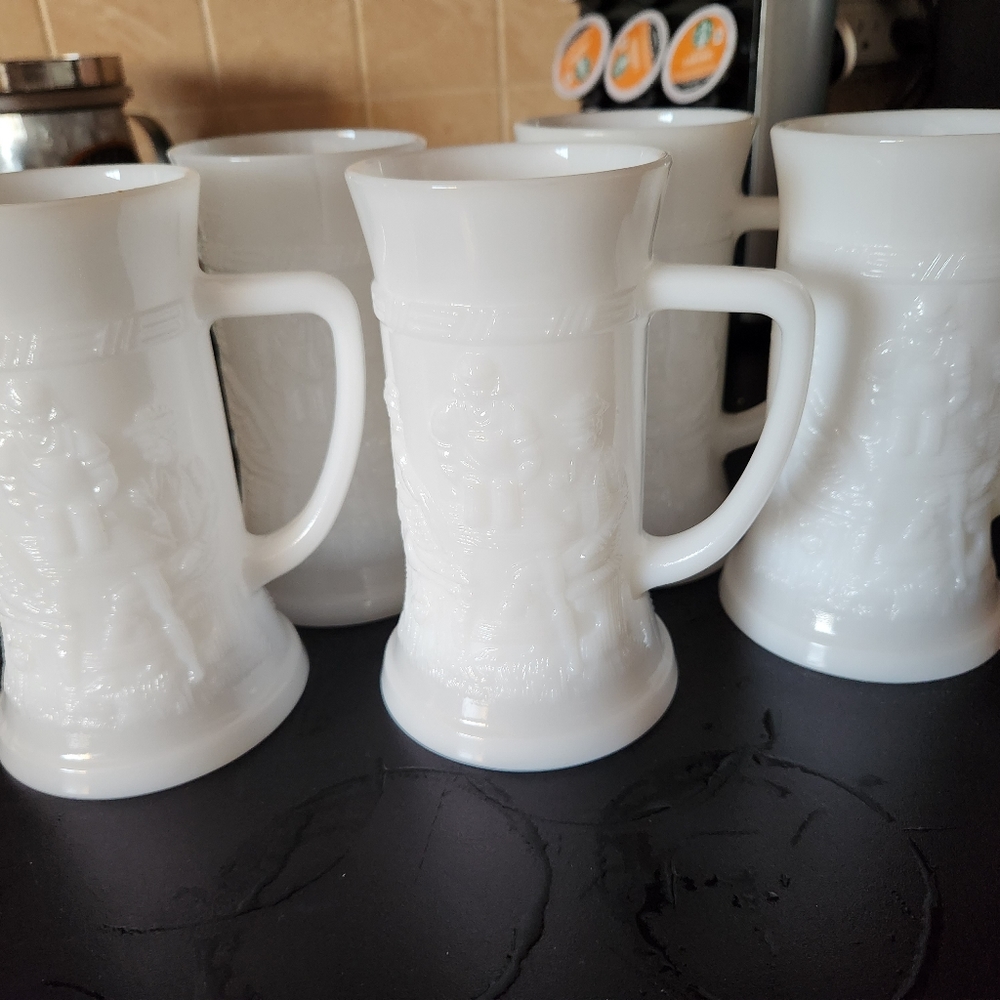 Milk Glass Stiens